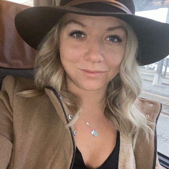 Meet your Posher, Shyla - Picture 1 of 1